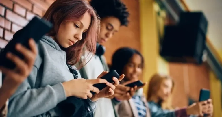 childrens-views-social-media-report-image_cropped